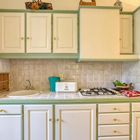 Cozy In Jean Du Bruel *