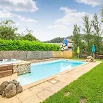 Apartament 1 Bedroom Lovely In Jean Du Bruel
