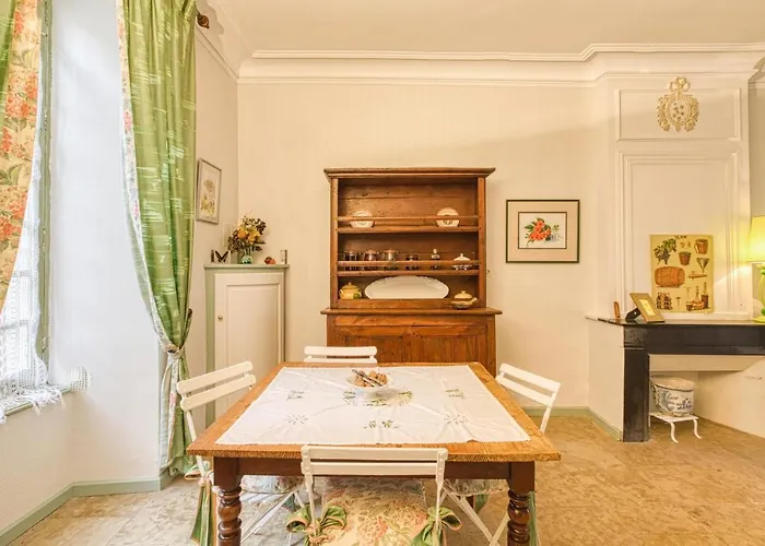 Cozy In Jean Du Bruel